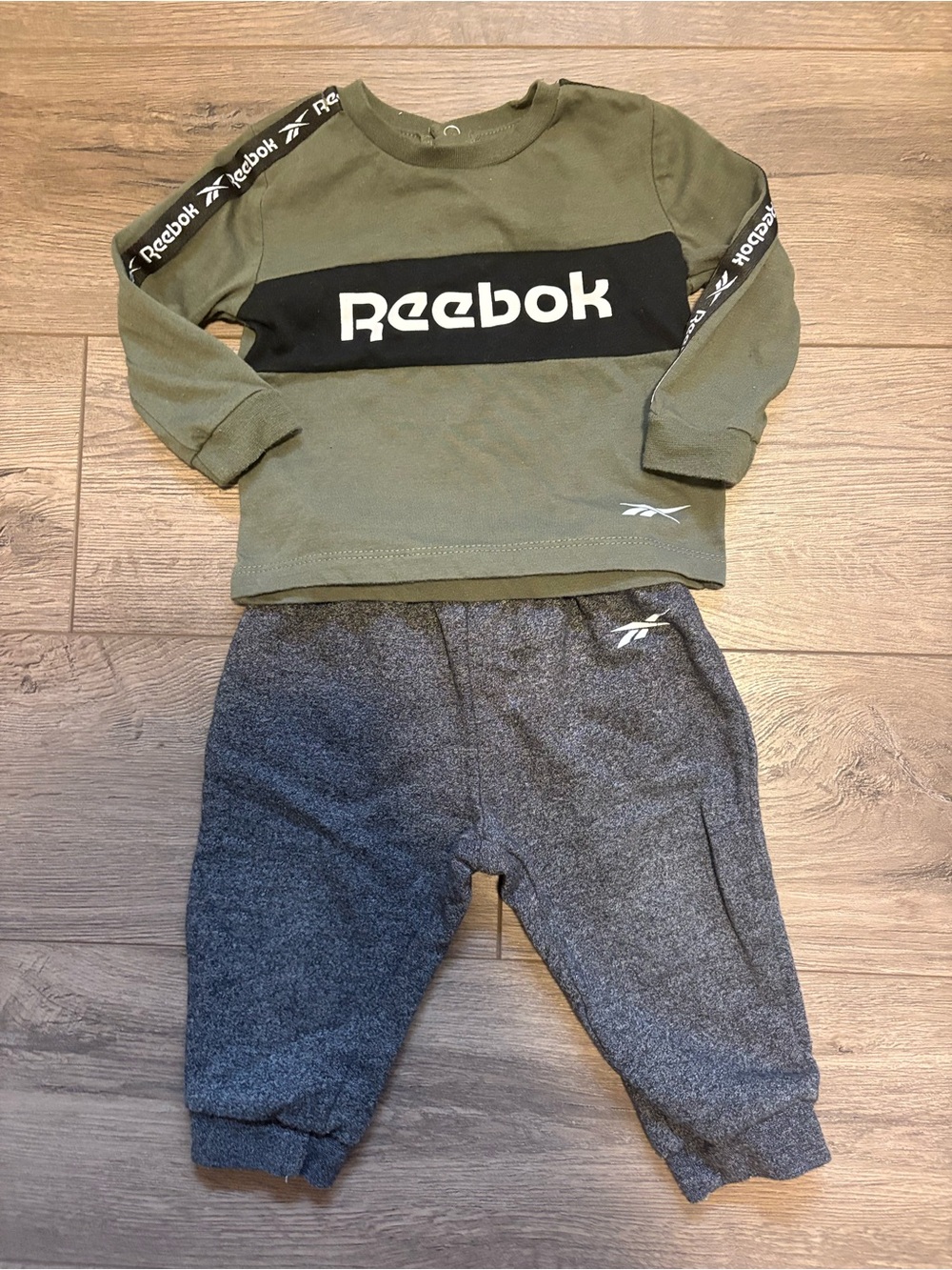 Reebok 2 piece Set